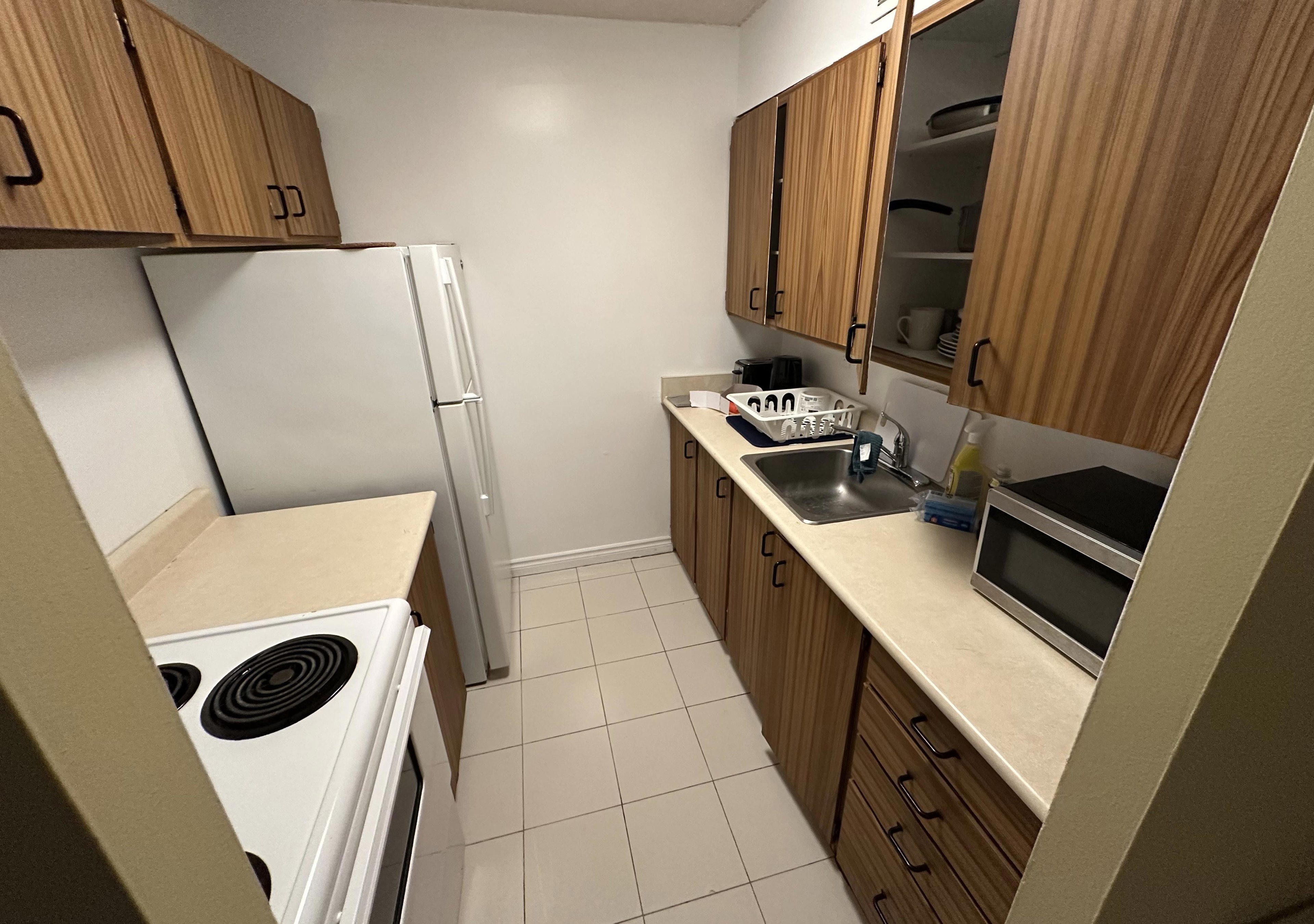 Silver Plus Room - 222 Elm St -  Toronto - Financial District